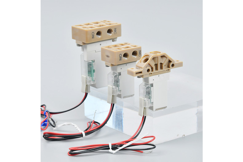 Three-way solenoid valve